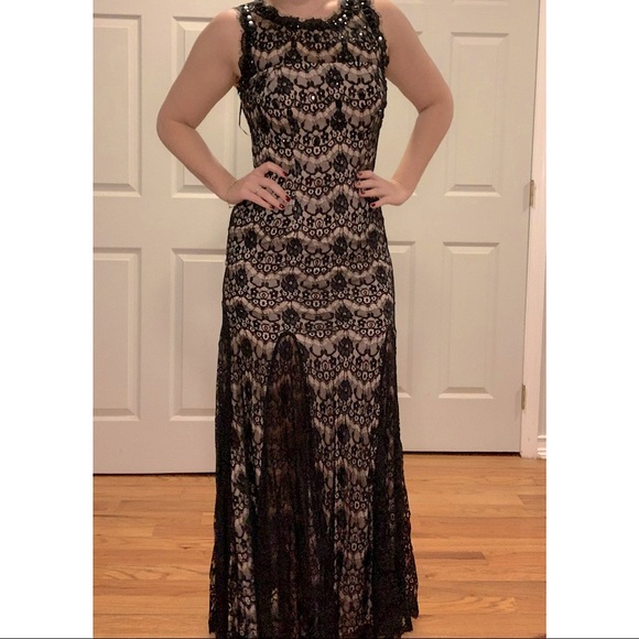 Betsy & Adam Dresses & Skirts - 💫STUNNING 💫 lace evening gown Betsy & Adam
